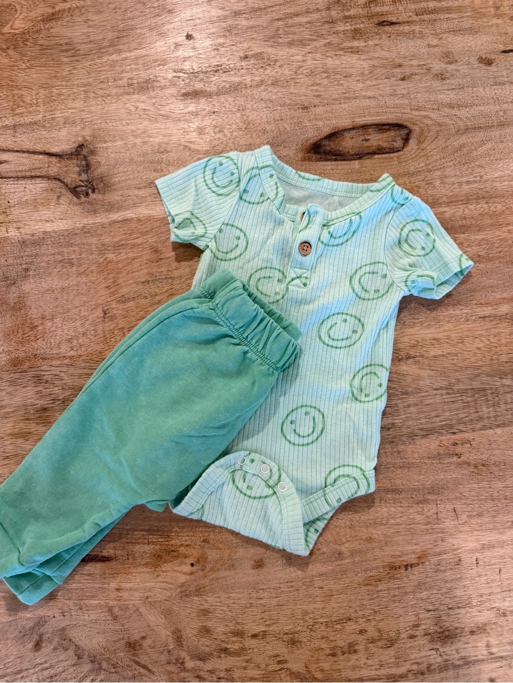 Cat & Jack by Target Smiley Face Outfit Set | 0–3 Months | Mint Green